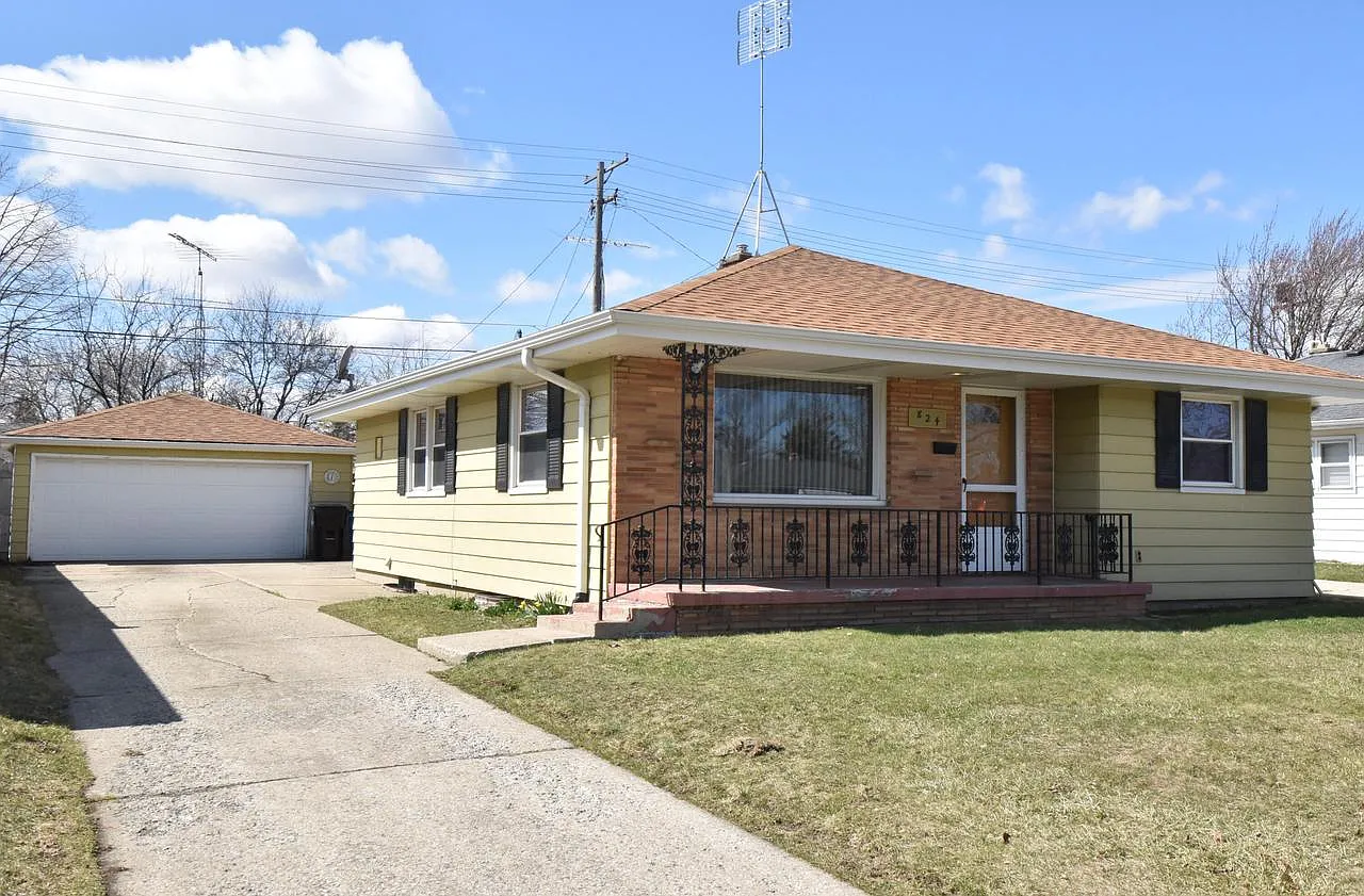 824 Ohio STREET photo 1