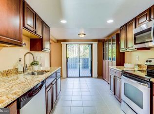 2205 Wheelwright Ct, Reston, VA 20191