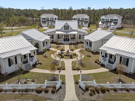 3rd image of 4 Back Cove Circle