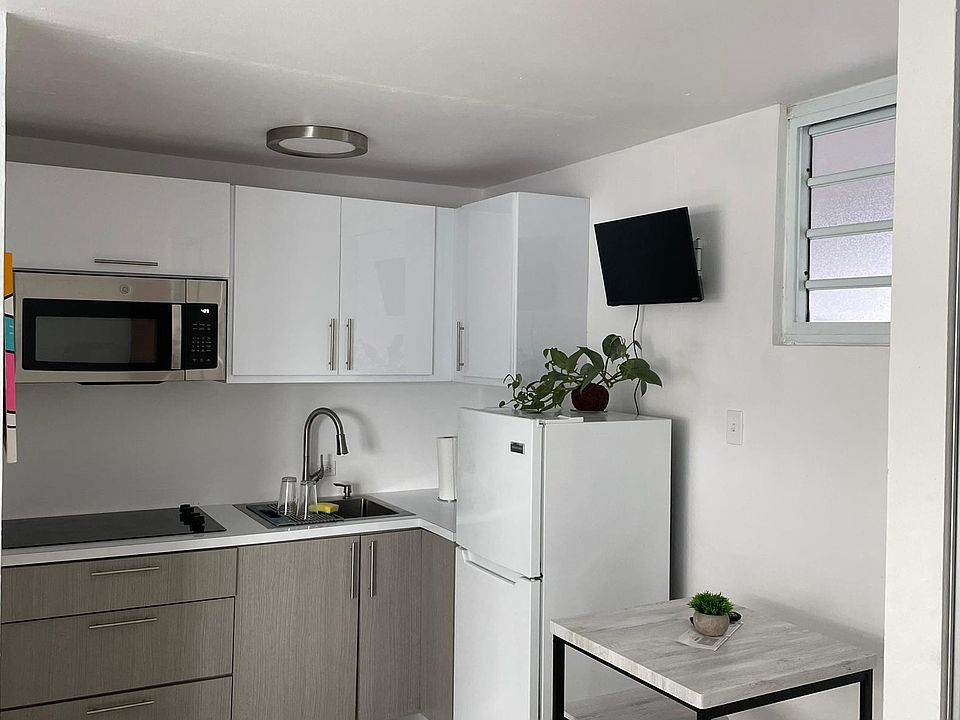 2nd image of 3715 Avenue Isla Verde #5C