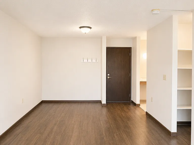 812 Hills Ave #N110 — Photo 1