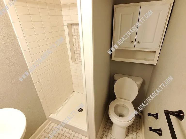 4521 Fairmount Ave — Photo 24