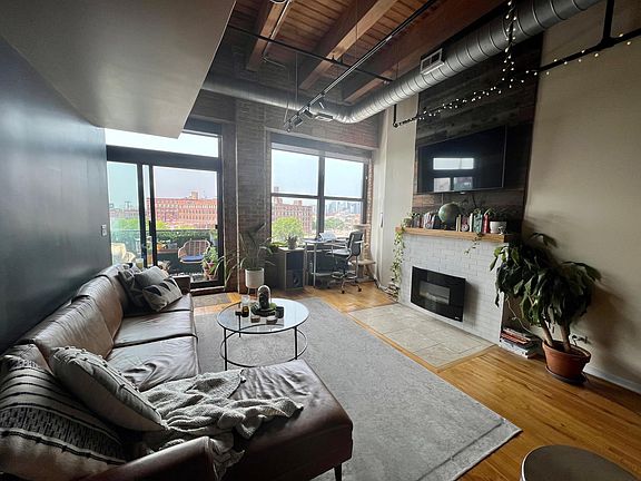 2nd image of 2310 S Canal St Unit 505