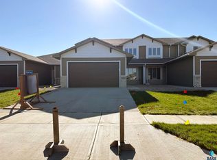 5219 E 67th St, Sioux Falls, SD 57108