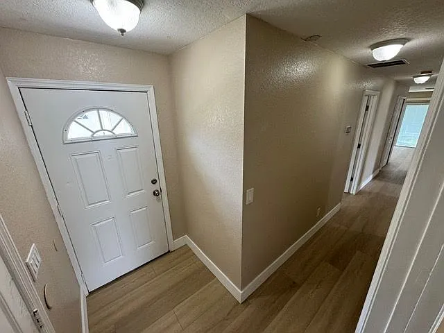 310 Greenwich Ct #310 — Photo 5