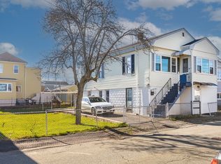 21 Beach Rd, Revere, MA 02151