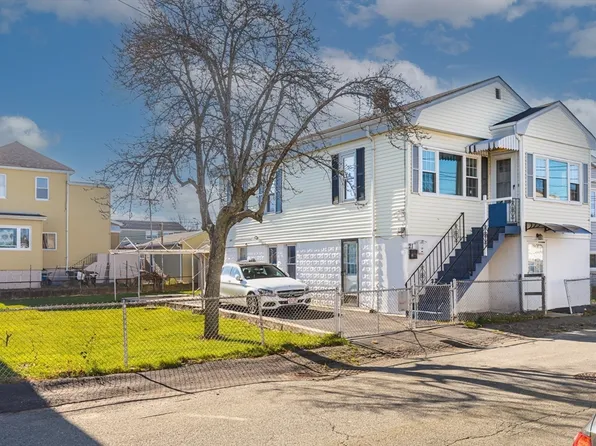 21 Beach Rd, Revere, MA 02151