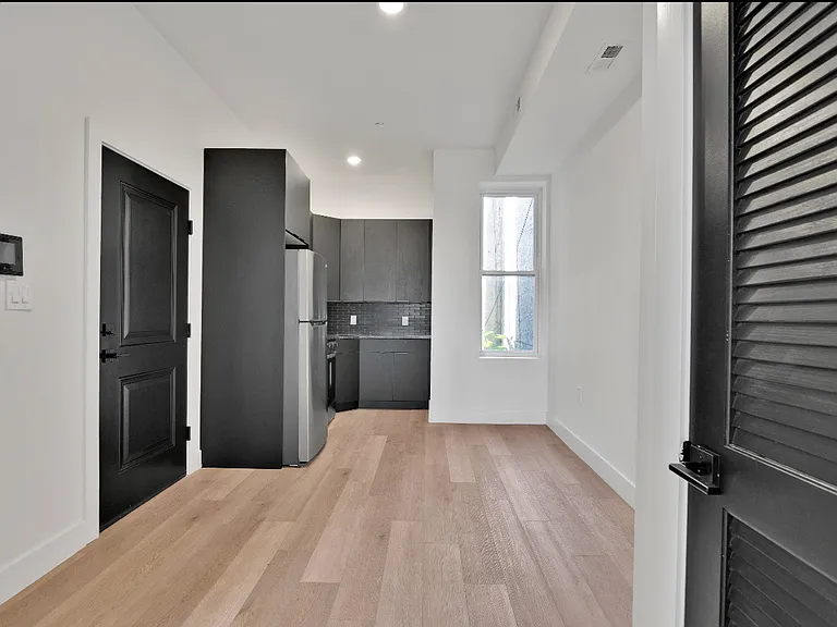 3138 N Broad St #2 — Photo 5