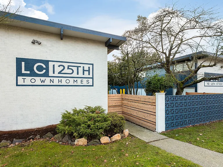 LC125th Townhomes — Photo 13