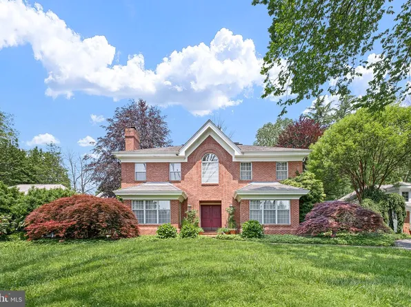 2 Farron Dr, Chadds Ford, PA 19317