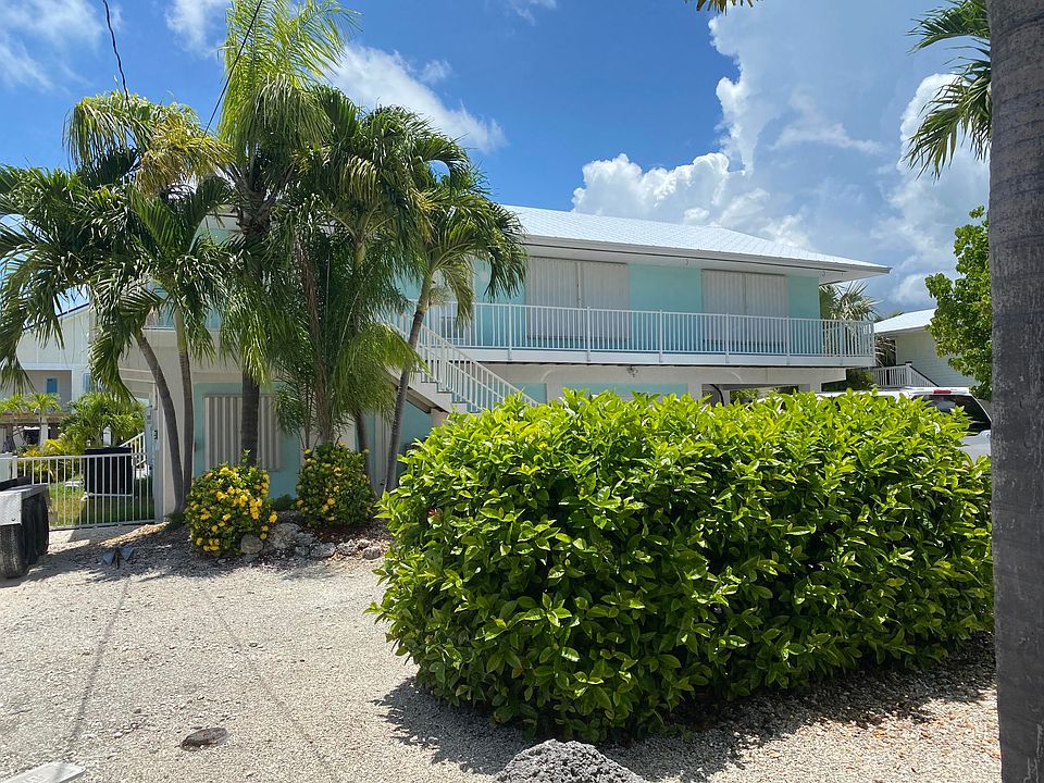 1st image of 1042 Bay Dr