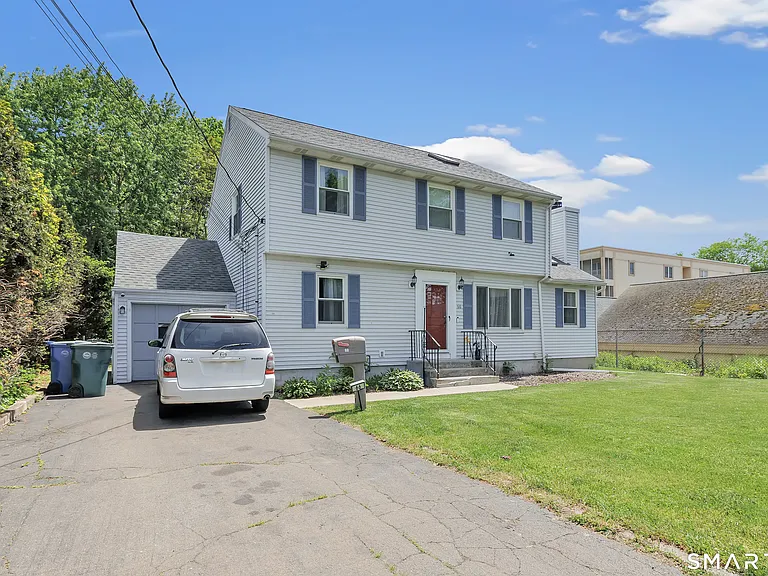 66 Washington Rd — Photo 2