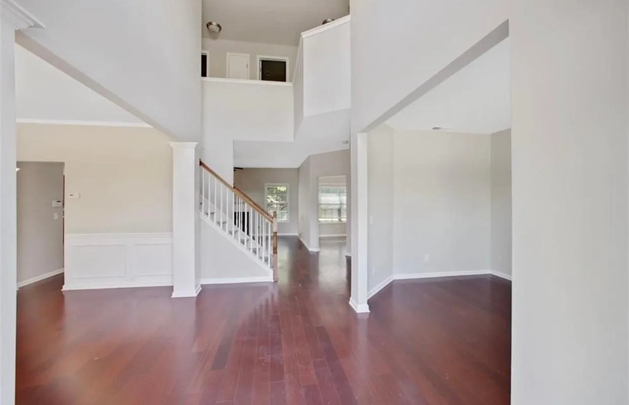 2806 Glenlocke Cir NW — Photo 3
