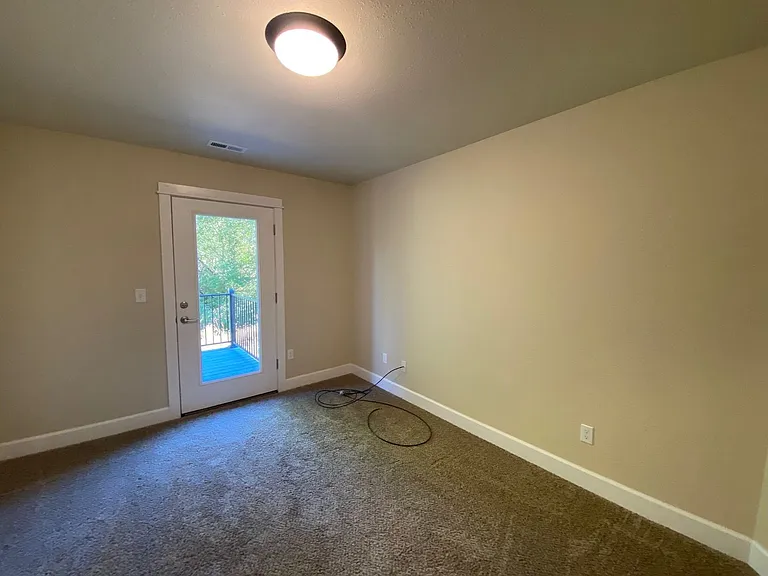 1680 NE Alameda Ave — Photo 12