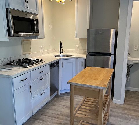 New microwave, gas stove top