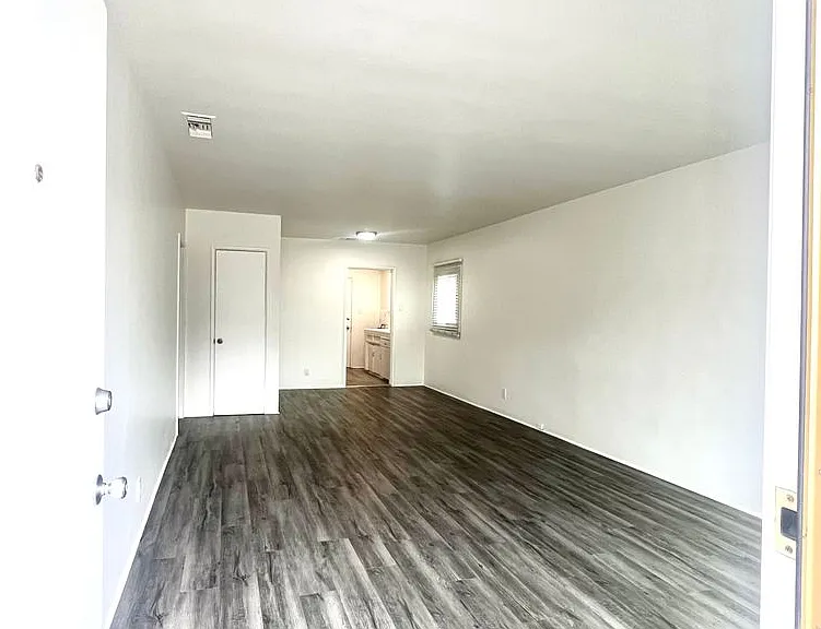 8400-8422 Crenshaw Dr #3357-3365 — Photo 13