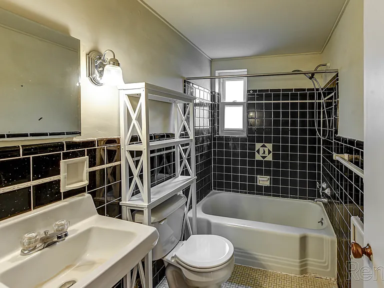 Eden Cliff Apartments — Photo 17