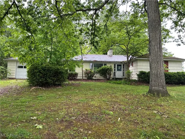 7770 Hills And Dales Rd NW, Massillon, OH 44646