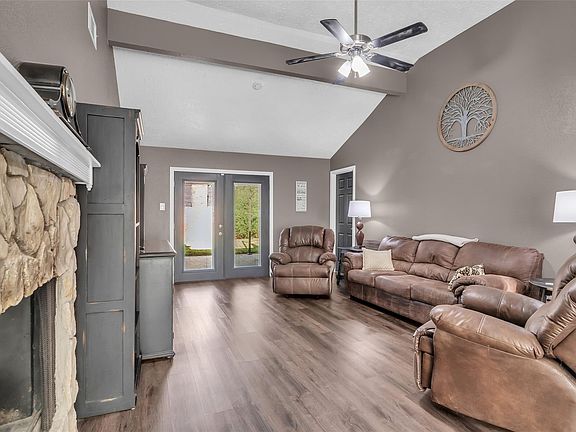 4th image of 17306 Chapel Pine St