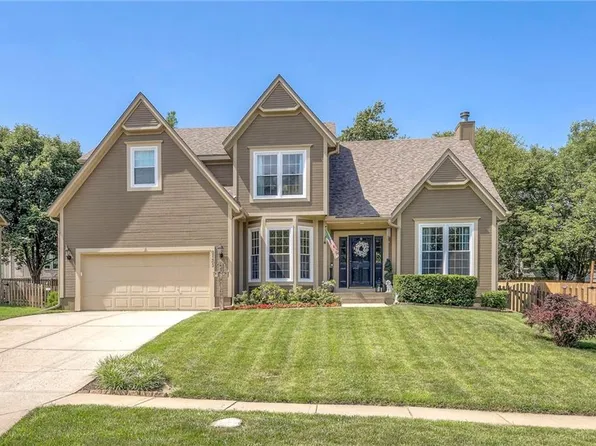 22403 W 52nd St, Shawnee, KS 66226