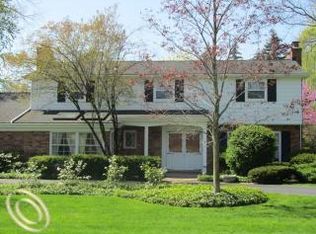 25155 Franklin Park Dr, Franklin, MI 48025