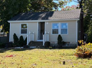 12 Cedarhurst Ave, Selden, NY 11784