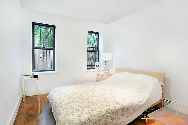 Sold by aptsandlofts.com | media 2