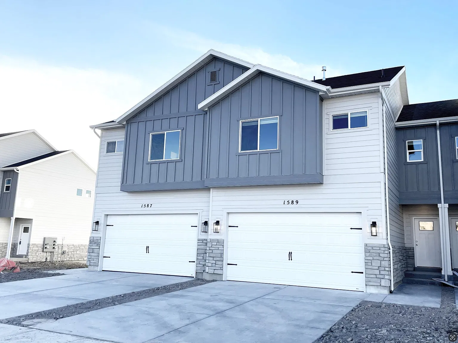 4 bed, 3.5 bath, 2156 sqft, $2,300 — Photo 1