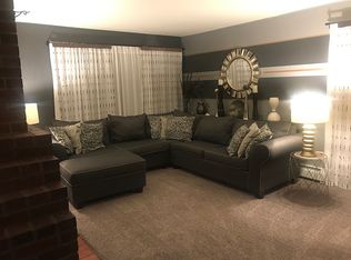 5 Vineyard Rd, Levittown, PA 19057