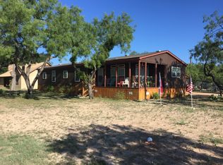 104 Mesquite St, Junction, TX 76849