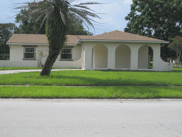 1st image of 632 Wilshire Dr