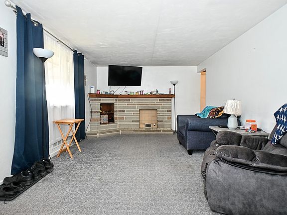 3rd image of 1027 Bellair Rd