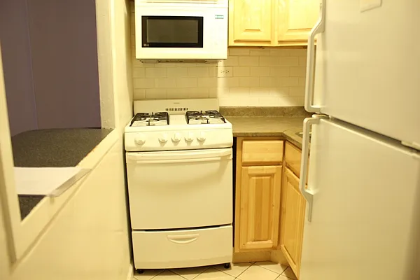 Rented by City Connections Realty | media 4