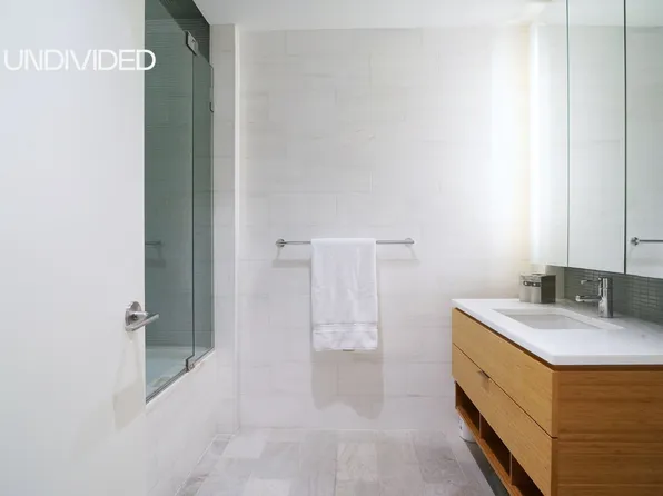 303 East 33rd Street image 9 of 16