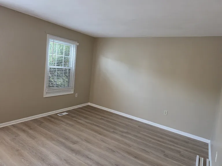 8579 Burlington Ct — Photo 20