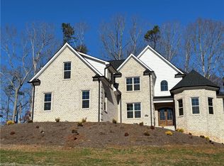 5477 Meadowlark Ct, Winston Salem, NC 27106