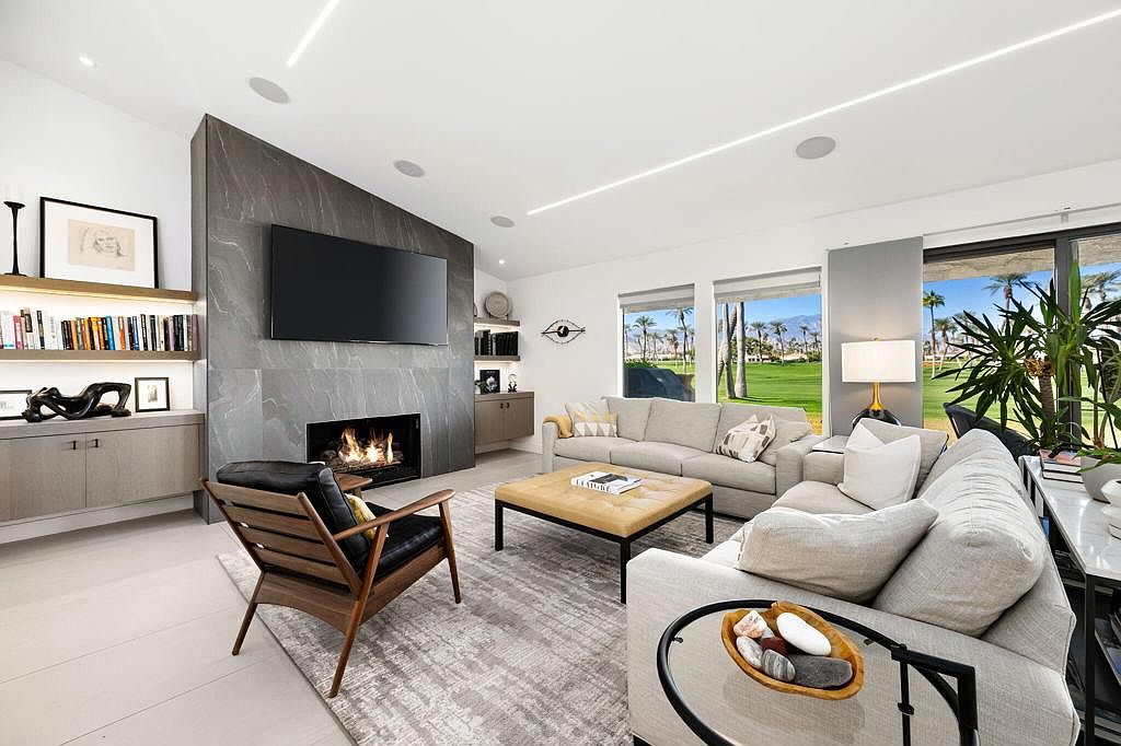 44841 Desert Horizons Dr