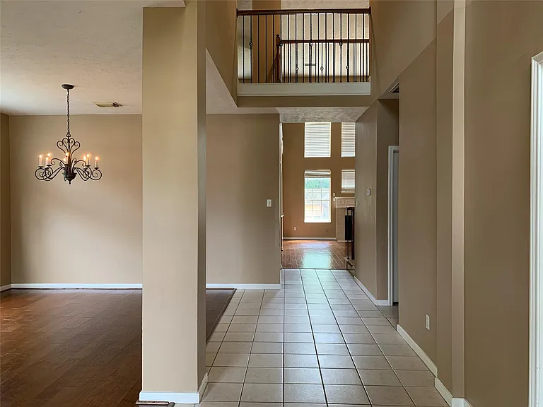 20703 Riviere Ln — Photo 6