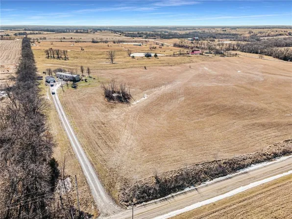 5796 NW Thiel Dr, Kidder, MO 64649