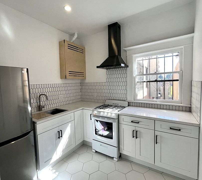 1st image of 1614 W Sunset Blvd #1