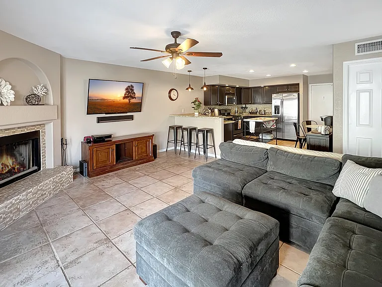 16205 S 34th Way — Photo 11