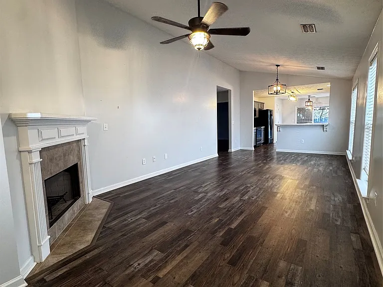 1801 Young Pointe Blvd — Photo 9