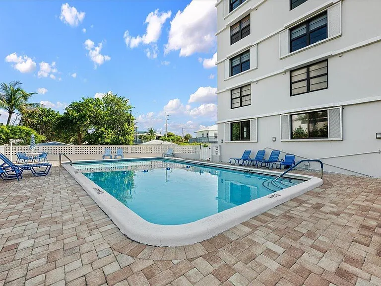 911 Ocean Dr #601 — Photo 32