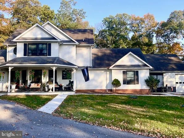 13087 Crossroads Ave, Felton, PA 17322