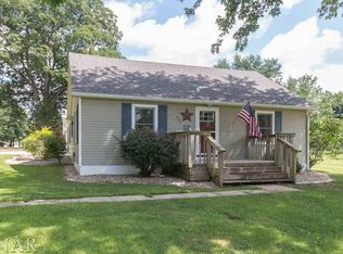 302 S Jefferson St, Armington, IL 61721