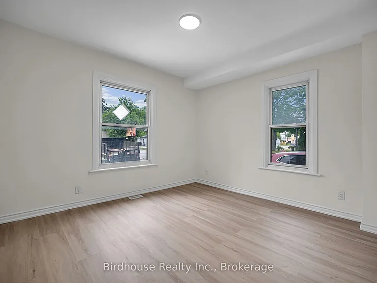 108 Lindsay St S #C — Photo 13