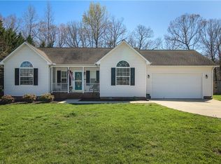 842 Charter Oaks Dr, Randleman, NC 27317