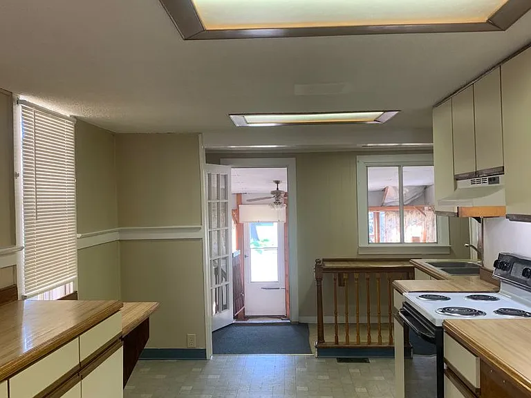821 Lanvale St — Photo 11