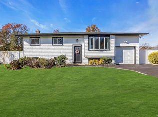 54 Wicks Path, Commack, NY 11725