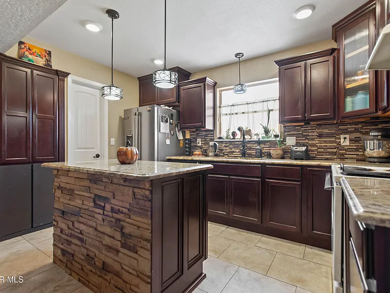 8614 Holmsley Trl — Photo 6